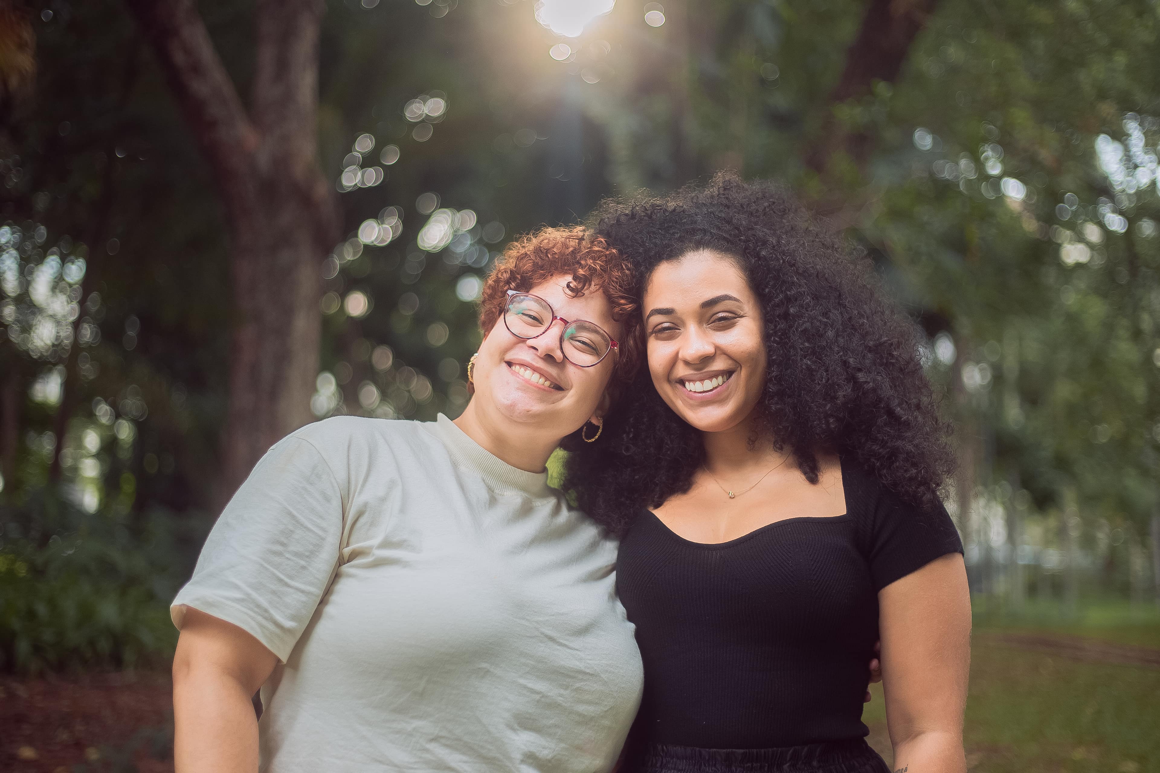 Pessoas em encontro da rede Fronteiras